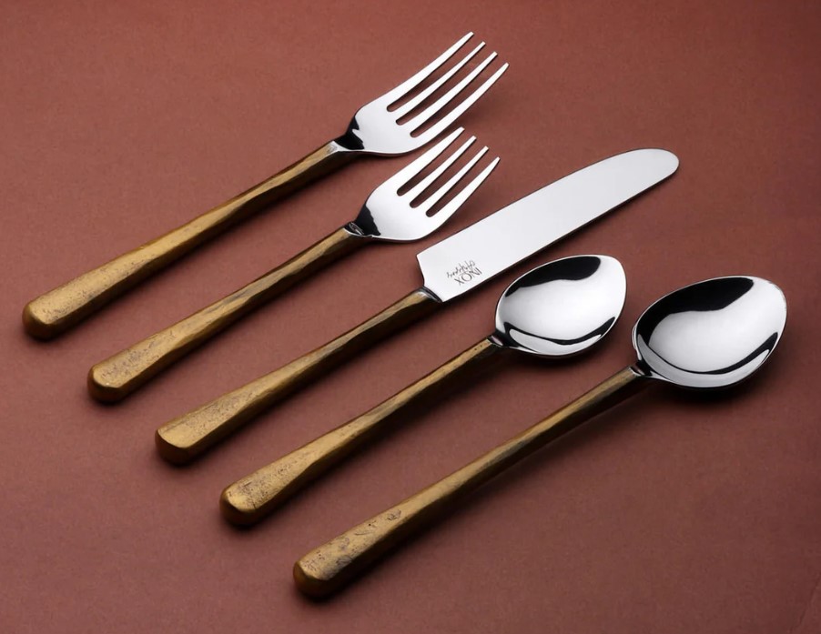 Flatware set